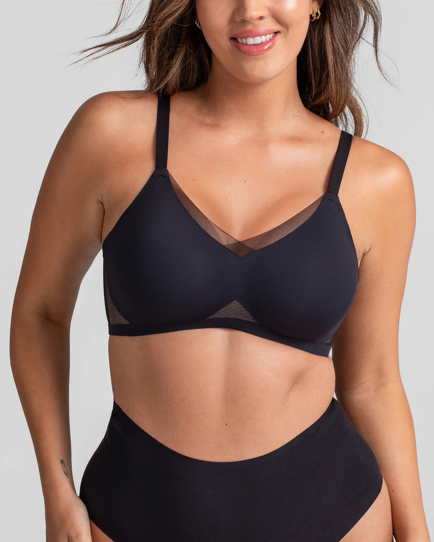 Selura Seamless Deep V Push-Up Wireless Bra